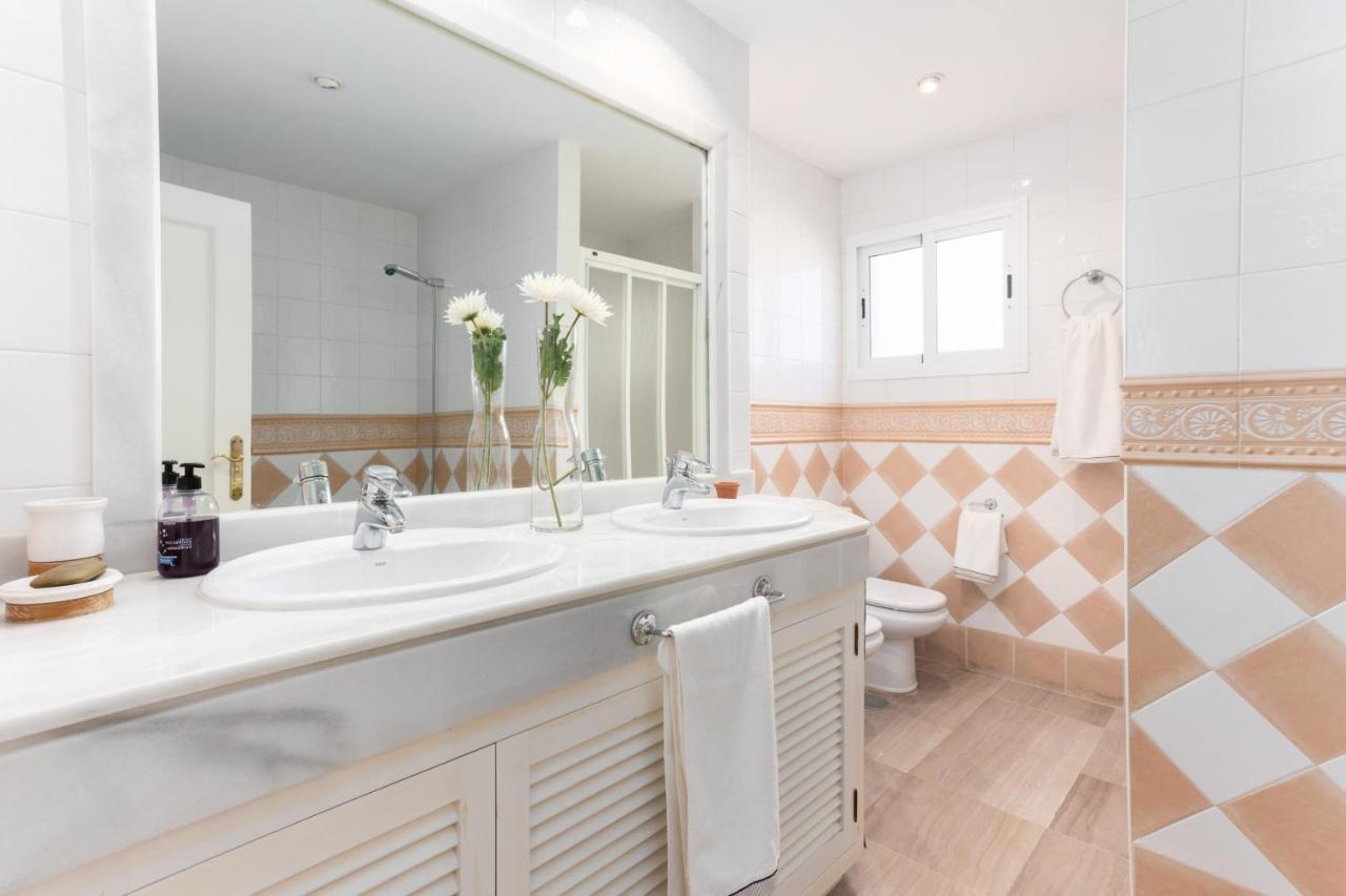 Homeforguest Front Line Beach Apartment In Hacienda Playa Marbella Esterno foto