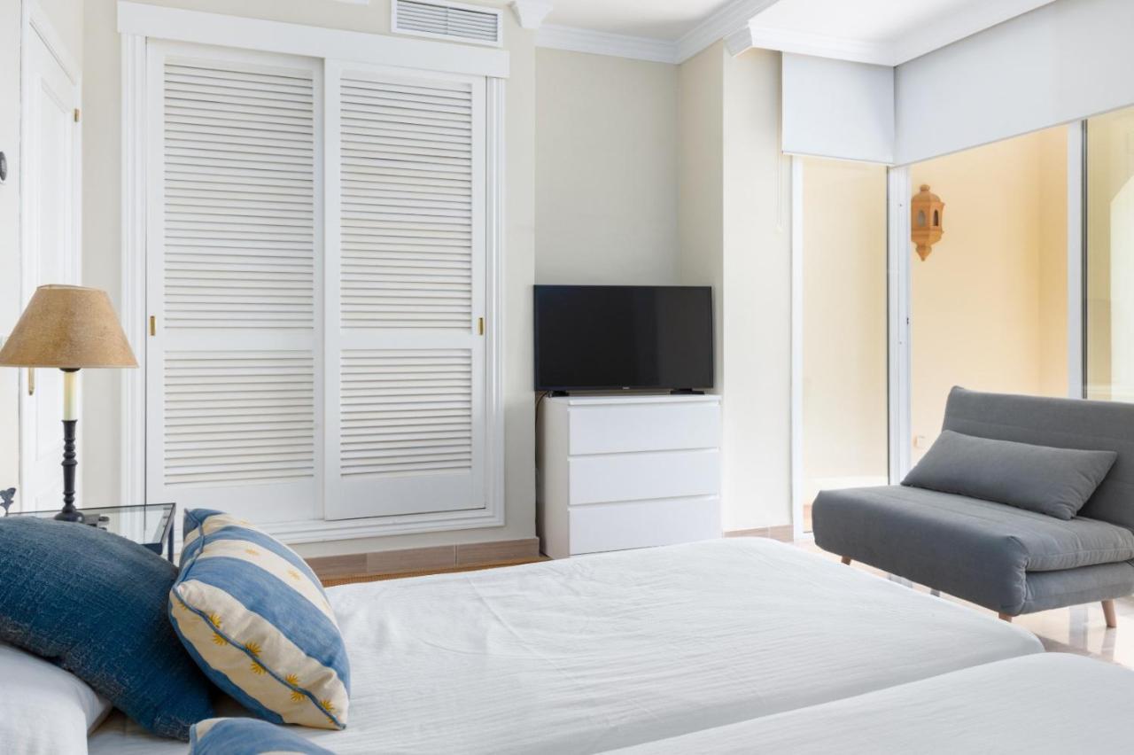 Homeforguest Front Line Beach Apartment In Hacienda Playa Marbella Esterno foto