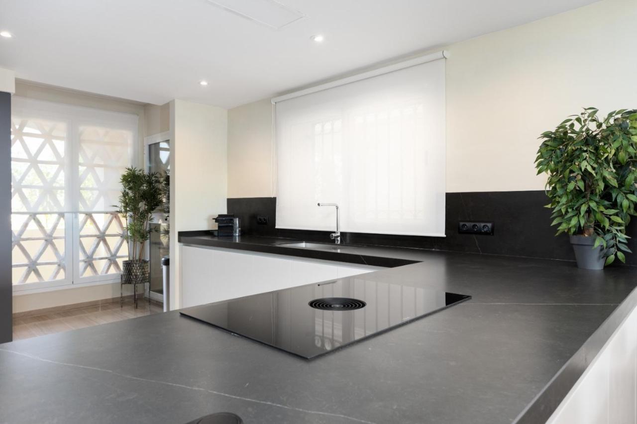 Homeforguest Front Line Beach Apartment In Hacienda Playa Marbella Esterno foto