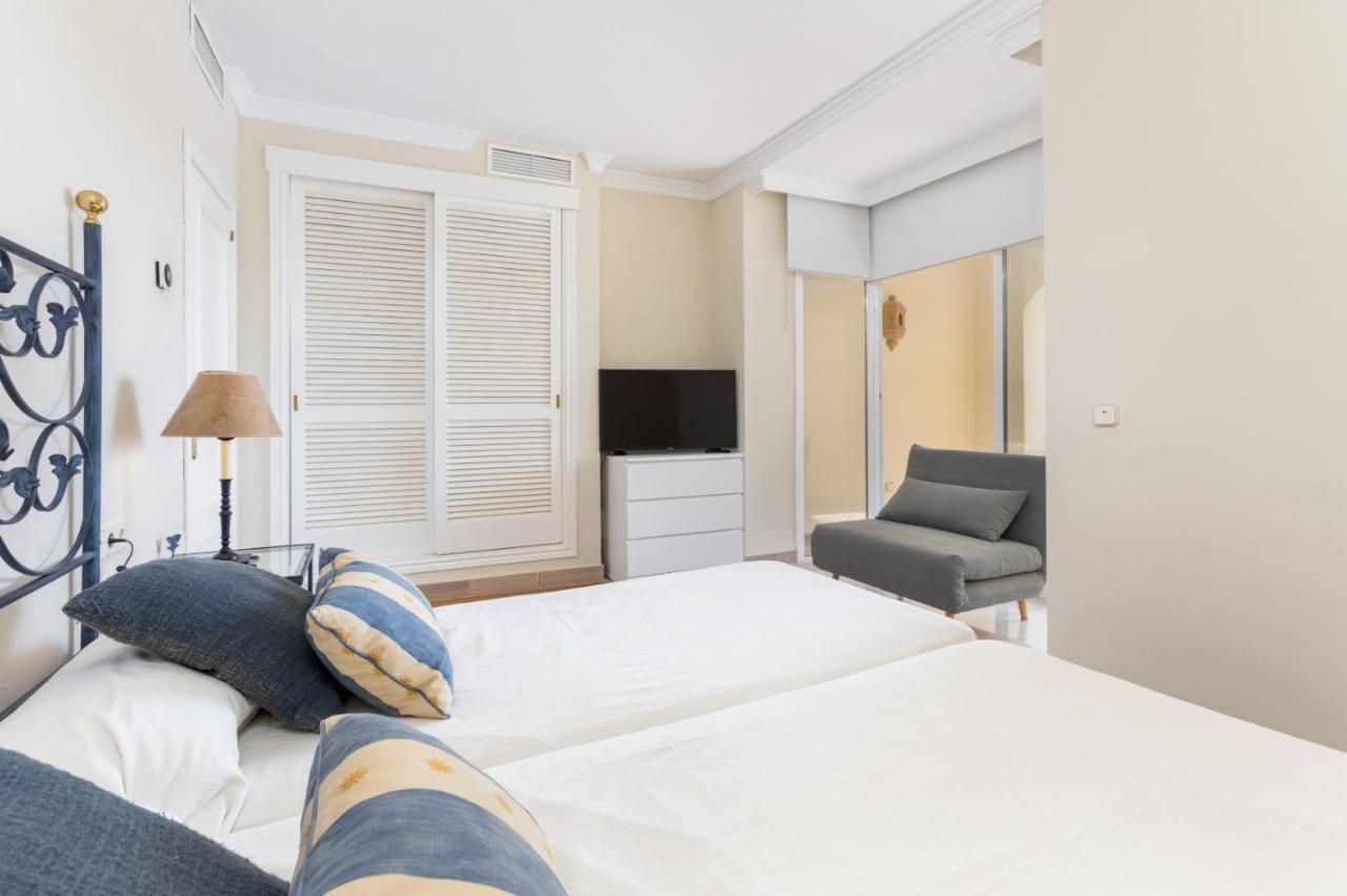 Homeforguest Front Line Beach Apartment In Hacienda Playa Marbella Esterno foto