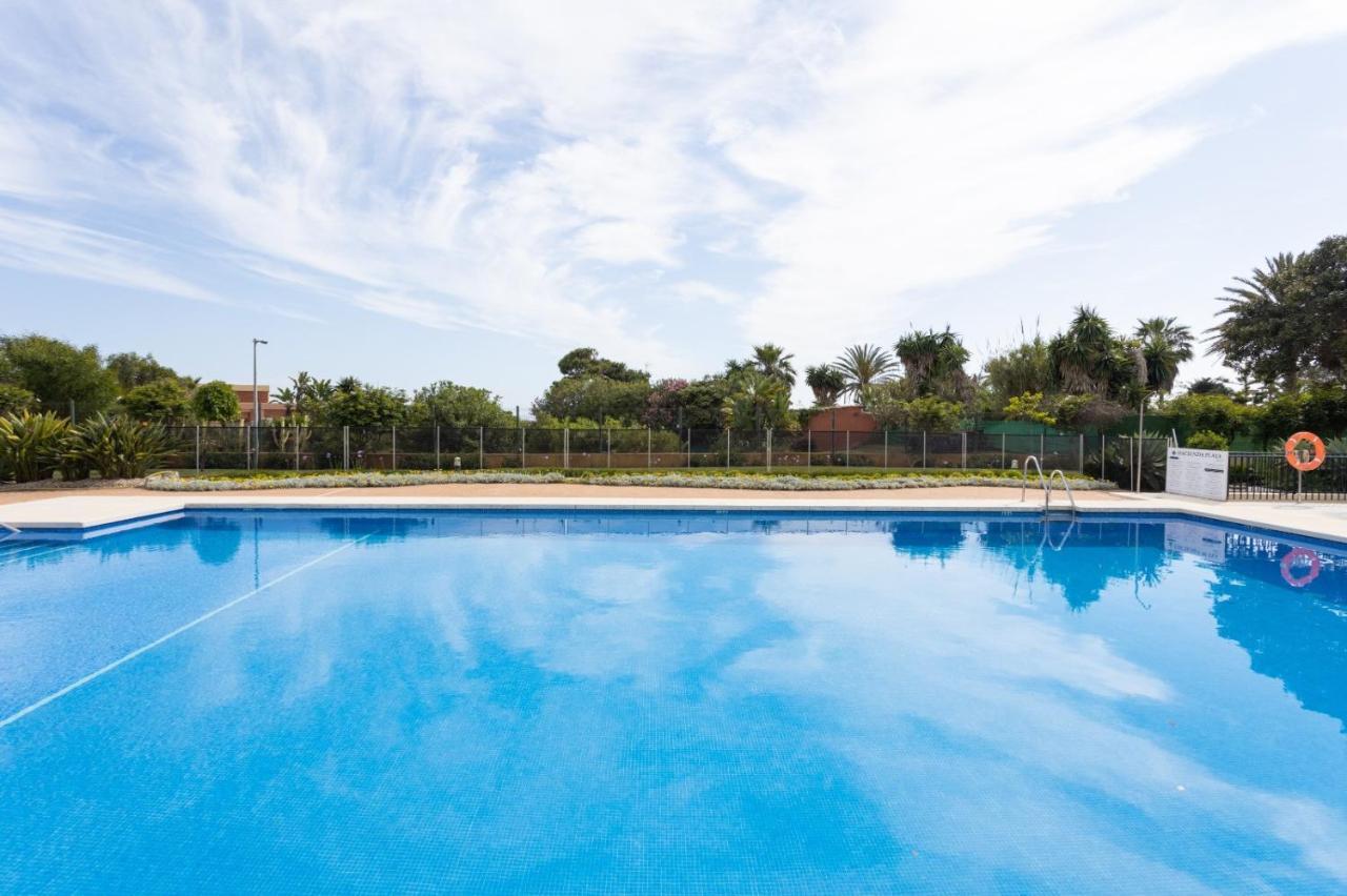 Homeforguest Front Line Beach Apartment In Hacienda Playa Marbella Esterno foto